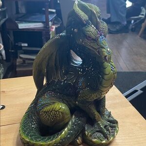 Vintage Rare male Winstone Editions hydrostone Green Dragon Reptile Figurine